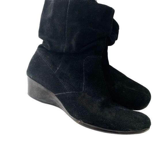 Nicara Black Suede Scrunch Ankle Heeled Womens Fashion Boot Size 8.5 - Picture 2 of 6